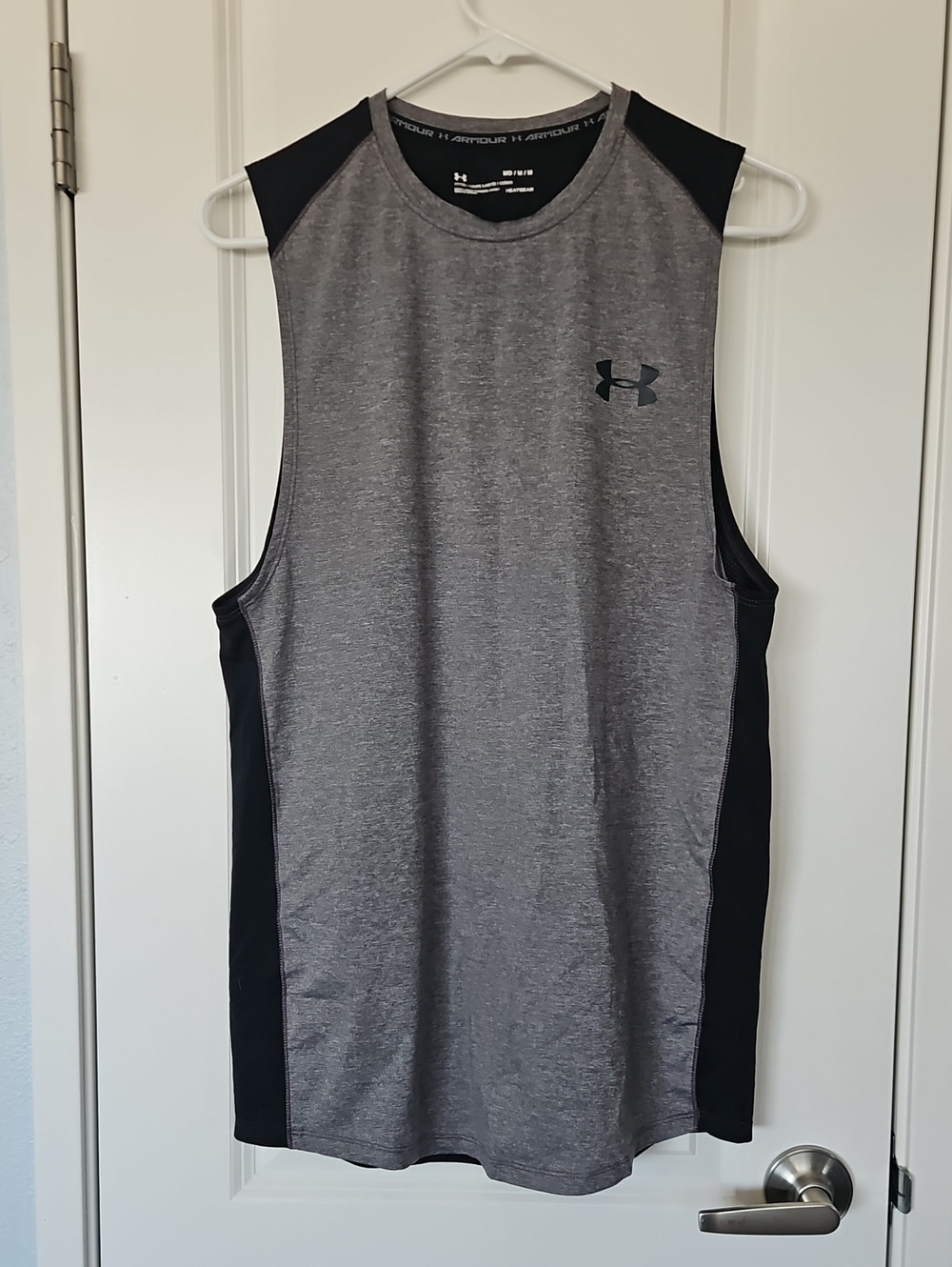Under Armour Grey Black Men Medium Fitted Tank Top